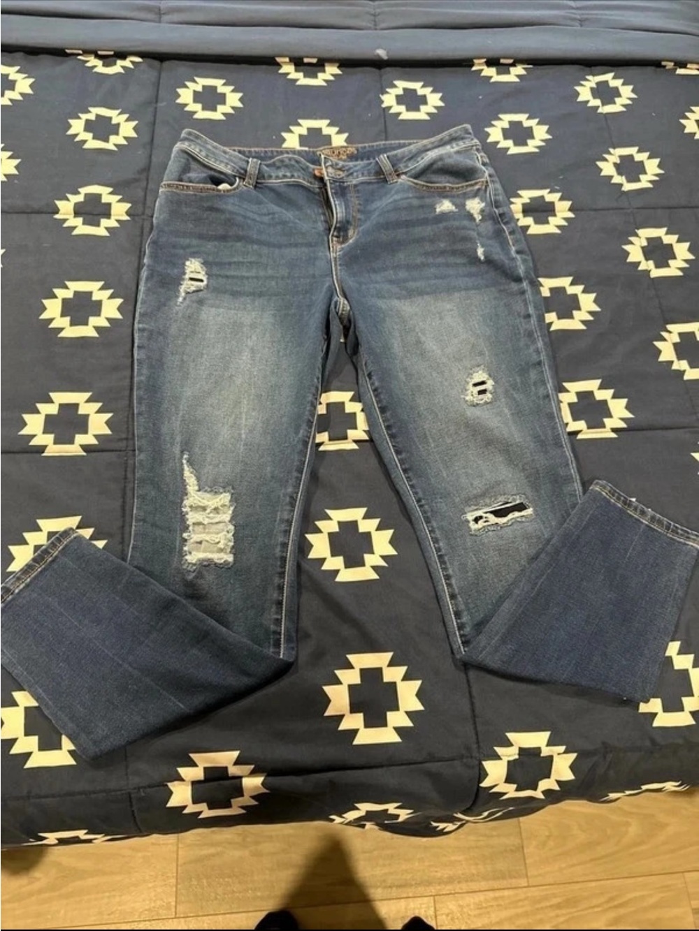 Maurices Large Mid Rise Distressed Skinny Jeans Medium Wash